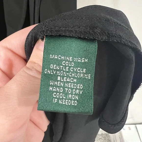 Lauren Ralph Lauren Women's Collared Sleeveless Wrap Dress
Cocktail Black Size 6 - Picture 4 of 4